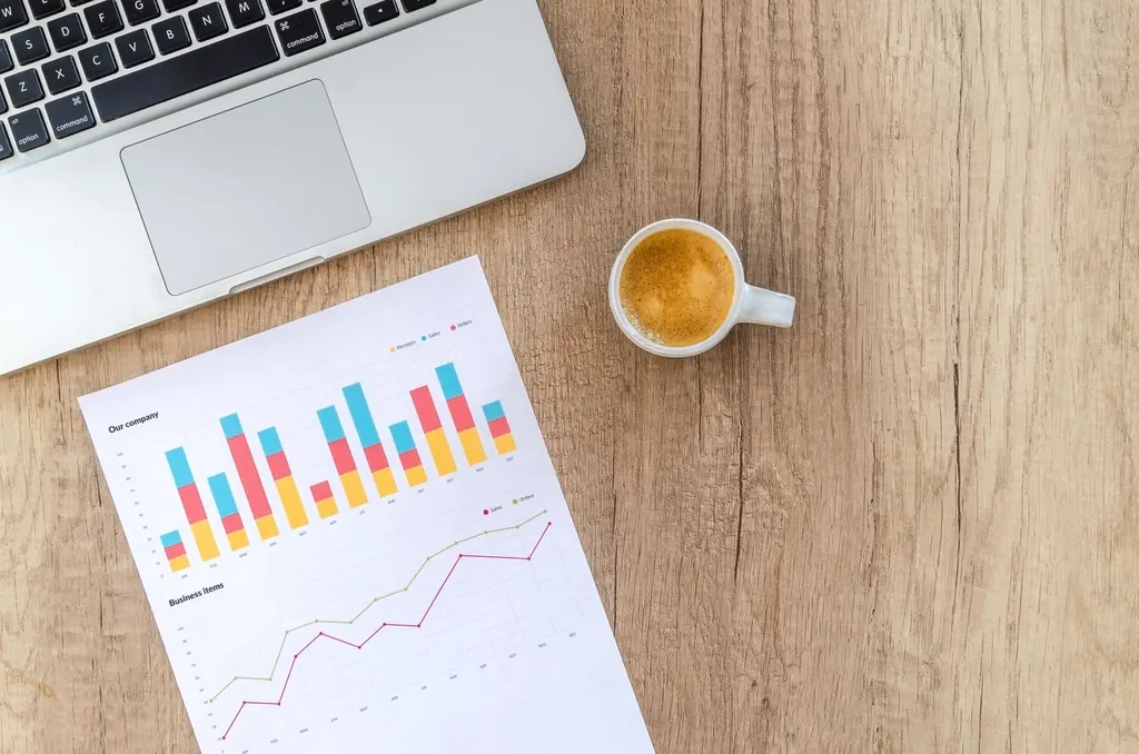 Affiliate marketing gelirlerini dizüstü bilgisayarda takip etmek