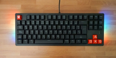 RGB ışıklı oyuncu klavyesi