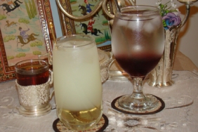 Bardakta kırmızı şerbet